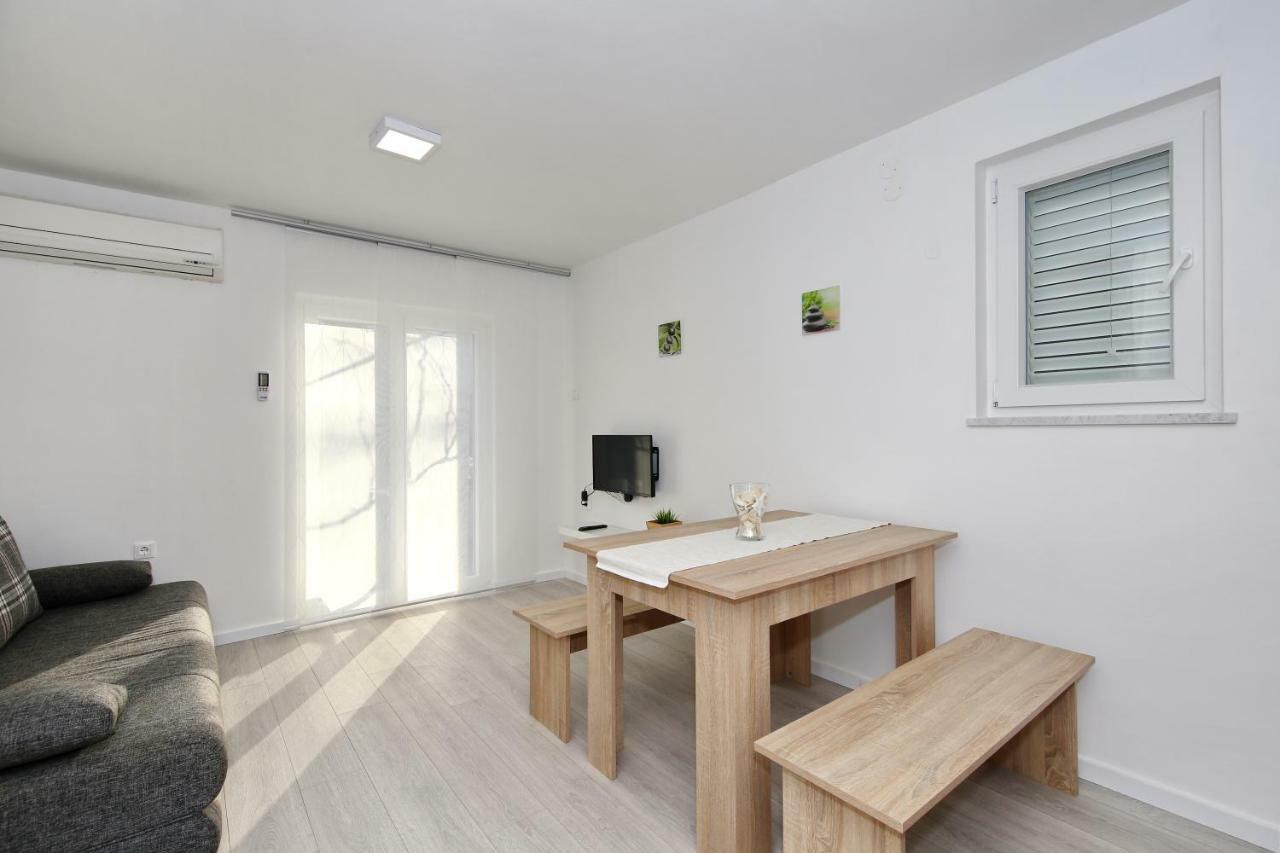 Antonio Apartman *